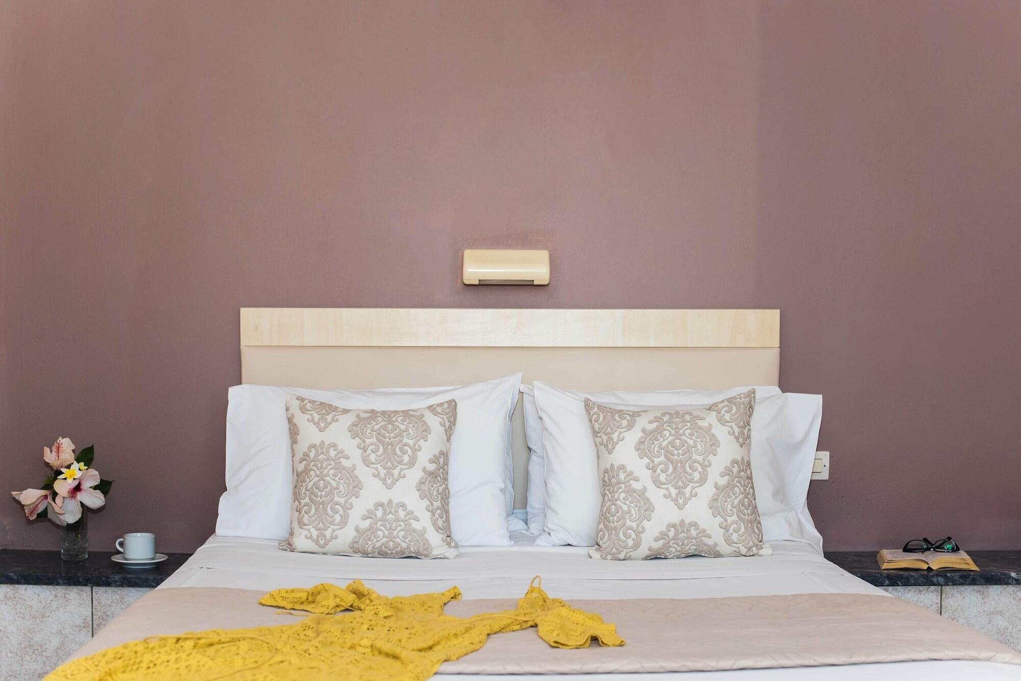 Aspro Hotel Hersonissos  Bagian luar foto
