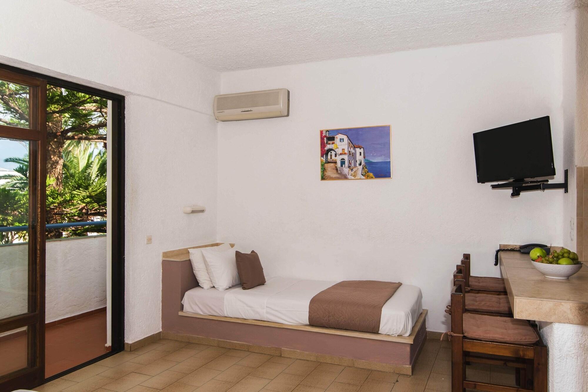 Aspro Hotel Hersonissos  Bagian luar foto